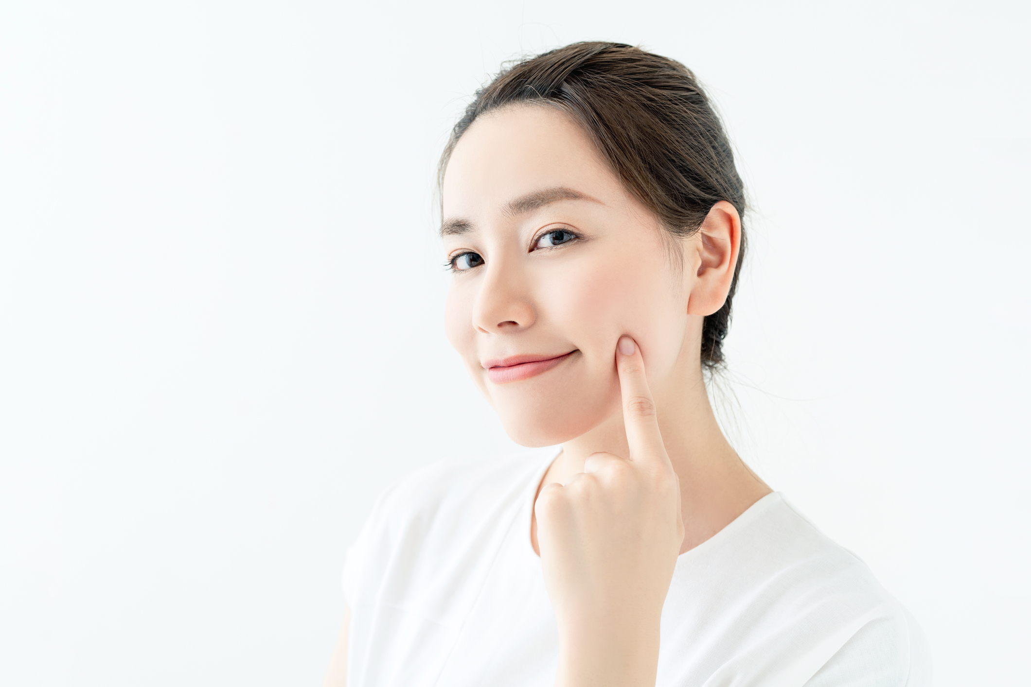 醫學美白去斑3步曲 面對黑色素無限反彈又反覆，還是找有醫學實證的美白產品加AI來徹底解決色斑問題。說的是AI Whitin System析斑除根系統，只需透過以下3步，就可擊退所有色斑，達至持久去斑不反彈效果，就連難搞的荷爾蒙斑都可以連根剷除。
